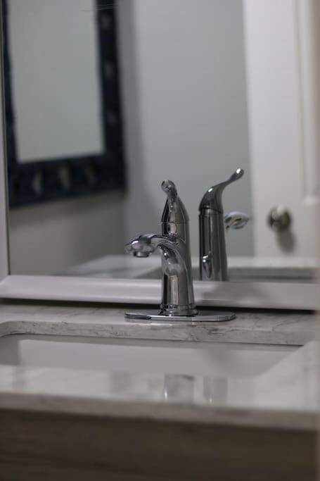 Unique Modern Luxury 2 Bedroom Apartment Rental Chapleau Esterno foto